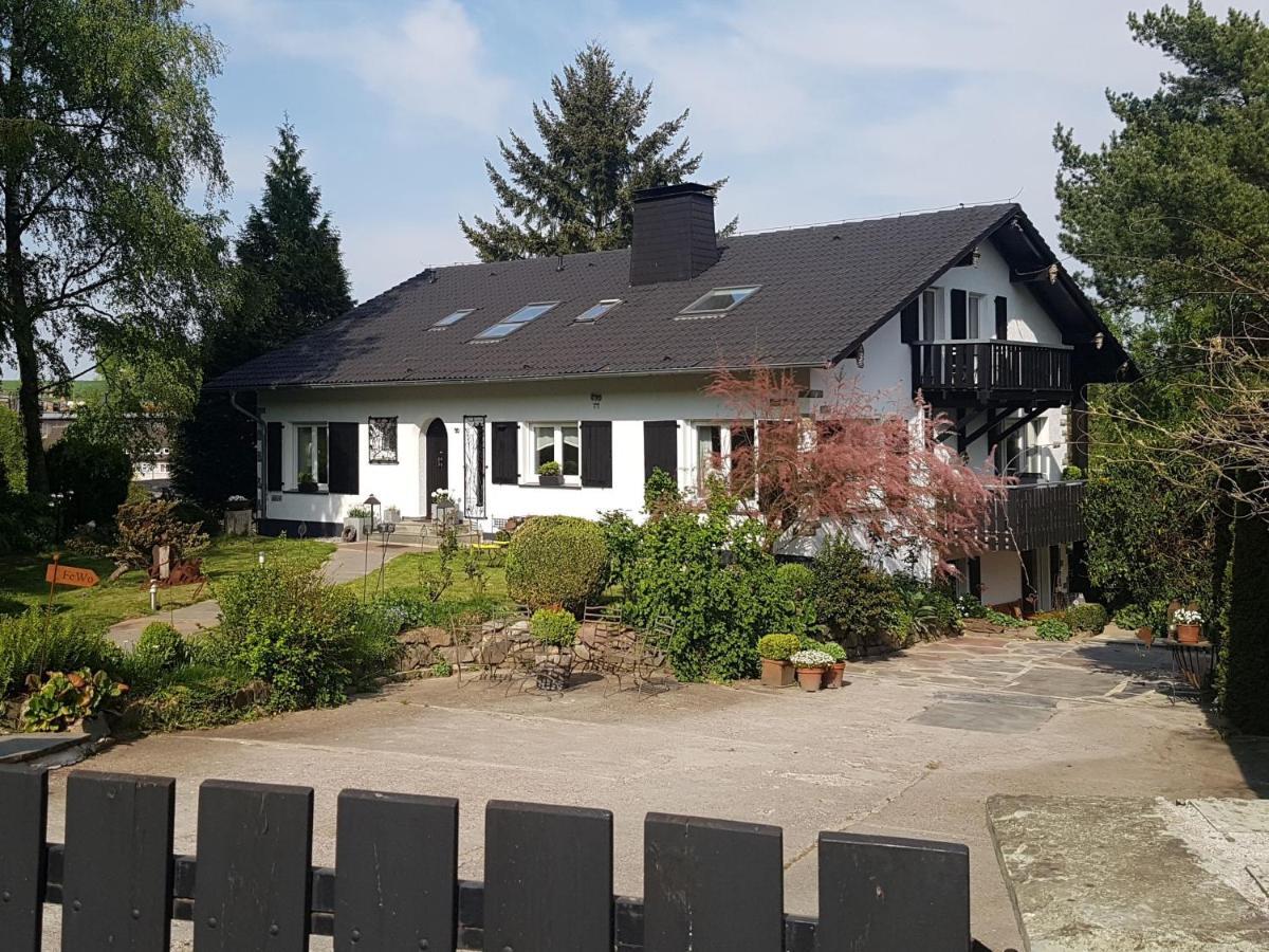 Fewo Am Wald Balve Esterno foto